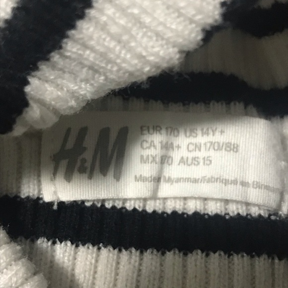 Stripped Turtleneck - Picture 3 of 5